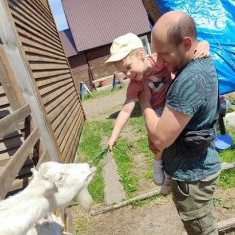 «Врачи не все верят, что у нас получилось»: как пятилетняя Саша борется с ВАР