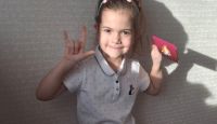 Милана родилась с тугоухостью. Посмотрите, как она танцует сейчас