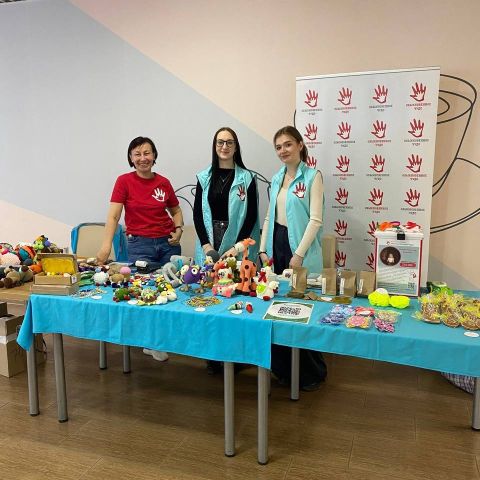 Благотворительная ярмарка в Томскводоканале: более 46 тысяч рублей на «Иппотерапию»