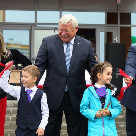 Томский губернатор Сергей Жвачкин открыл самую большую школу на селе