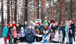 Новогодний праздник для подопечных фонда прошел в резиденции Деда Мороза на Синем Утесе