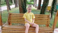 В ожидании коляски: Милана Мазина опробовала новое средство передвижения