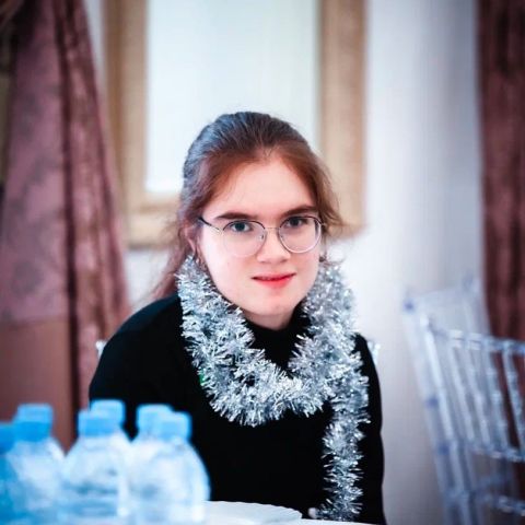 Стать сильнее: сбор на реабилитацию Насти Козловской завершен