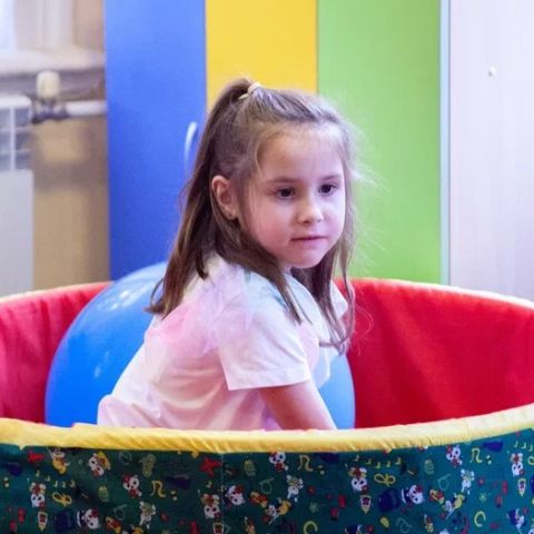 Голуби, смех и надежда: у Миланы начался новый этап реабилитации